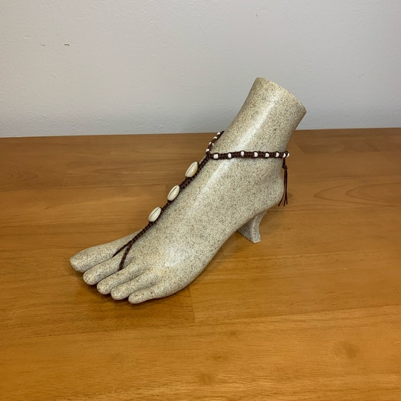 Handmade Cowrie Shell Macrame Anklet w/Toe Ring – Dark Brown - Picture 5 of 6